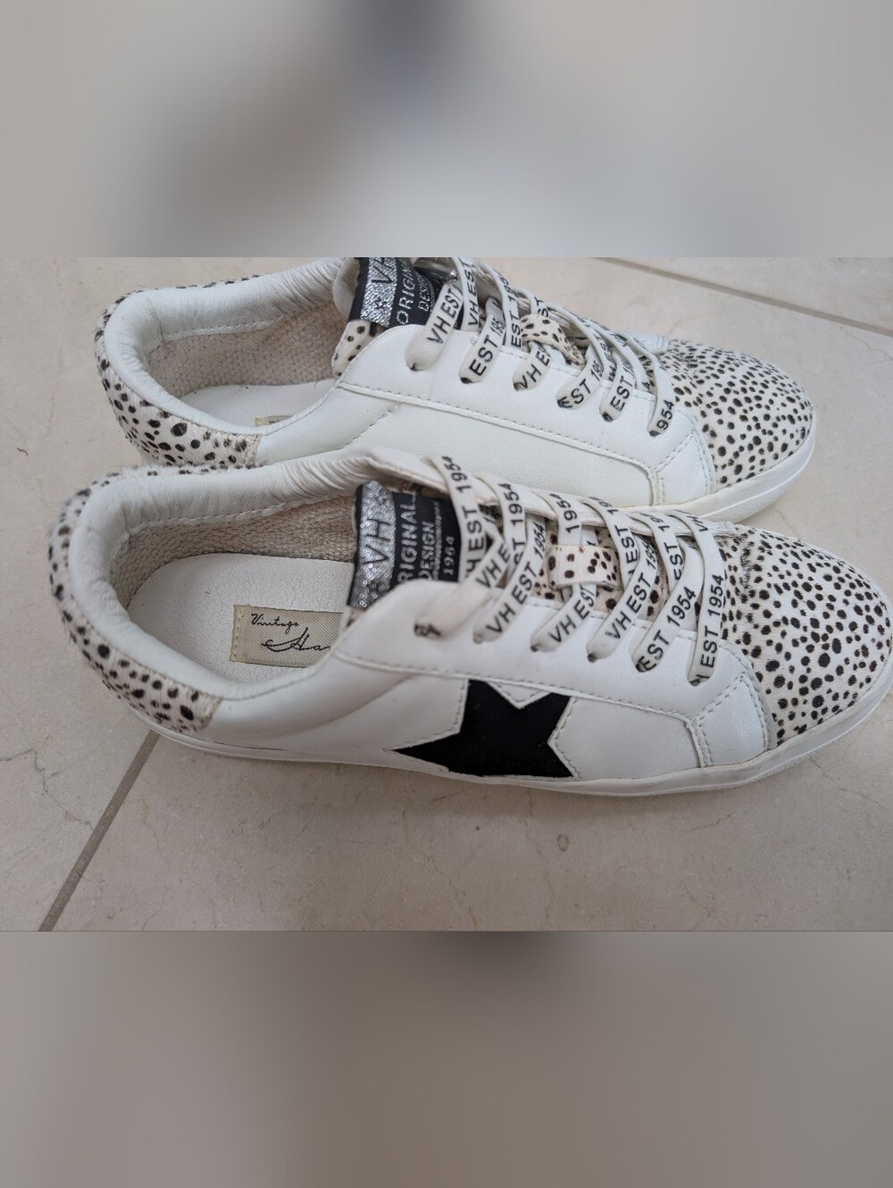 Vintage Havana White Sneakers with Black Star Accent